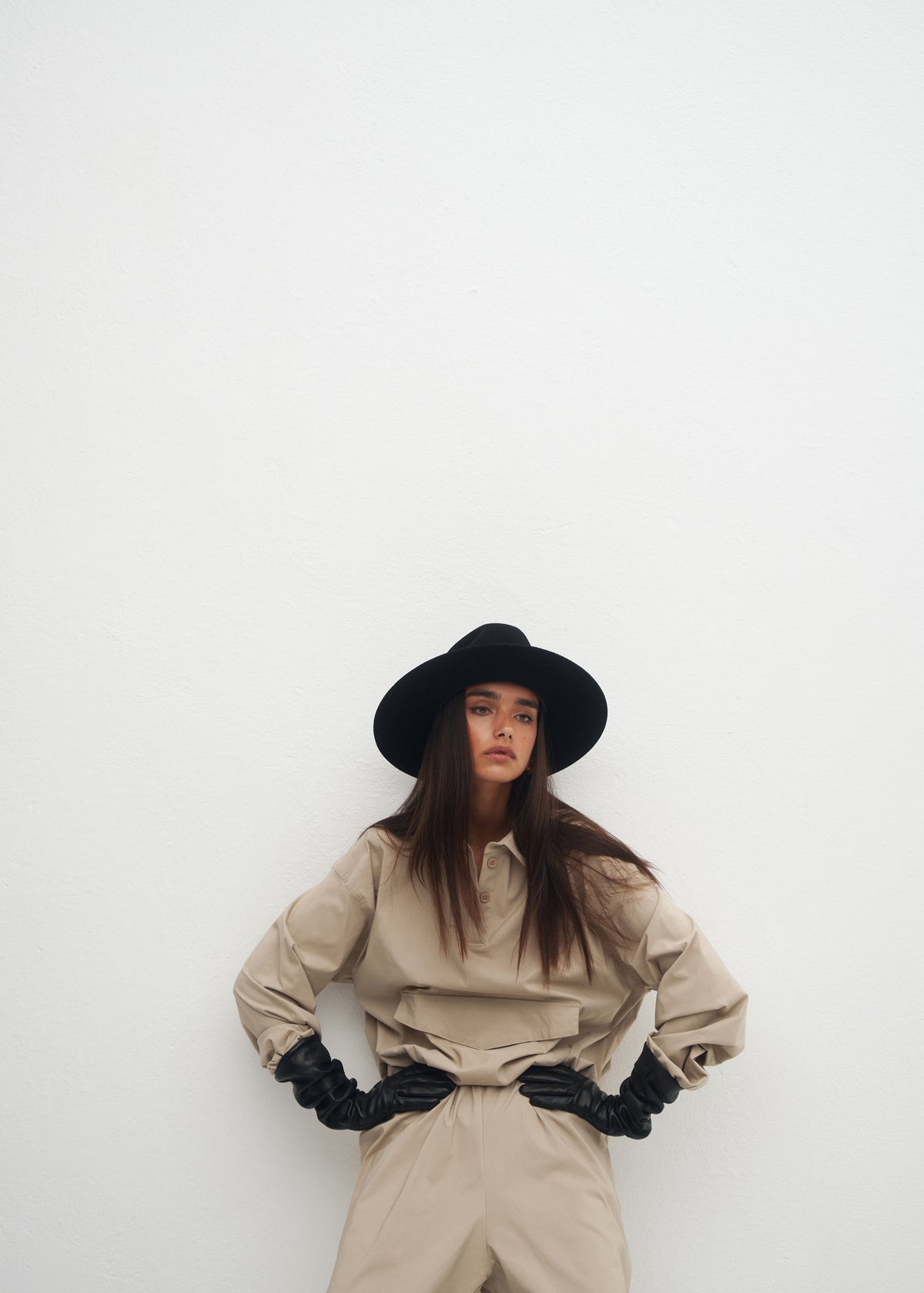 DOMINICA BEIGE SWEATSHIRT